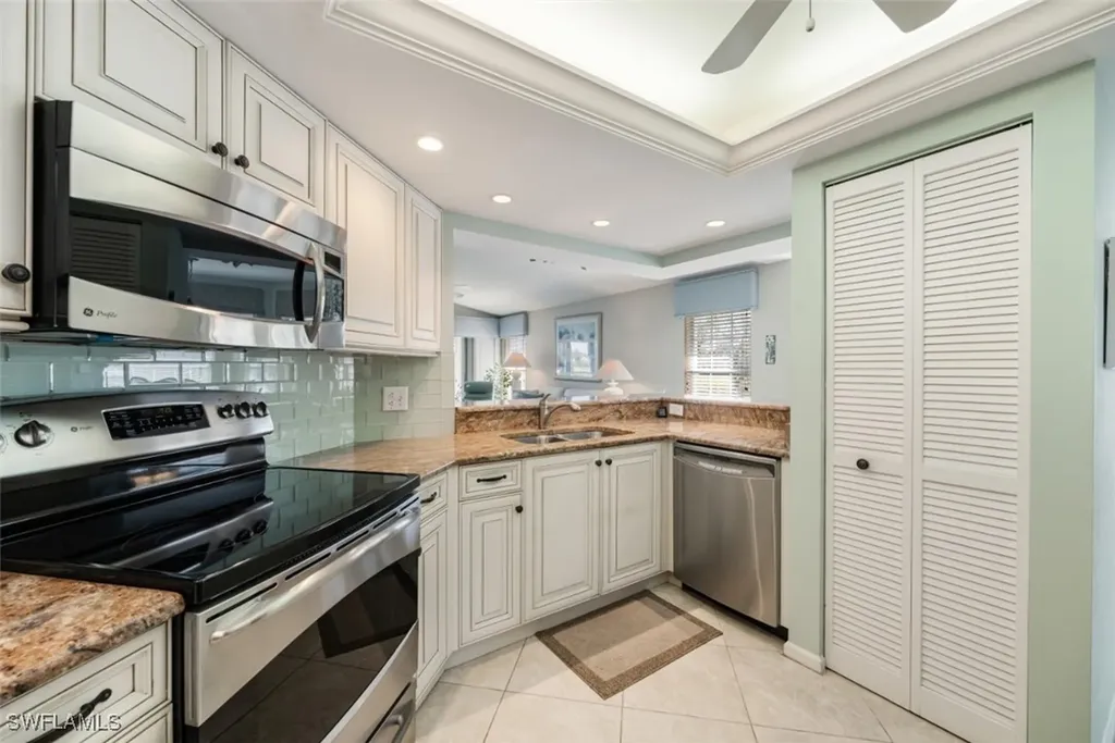 6228 Bellerive Avenue Naples FL 34119
