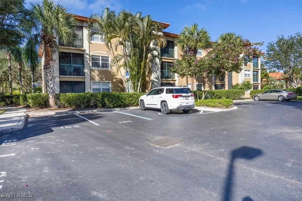 8960 Colonnades Court E Bonita Springs FL 34135