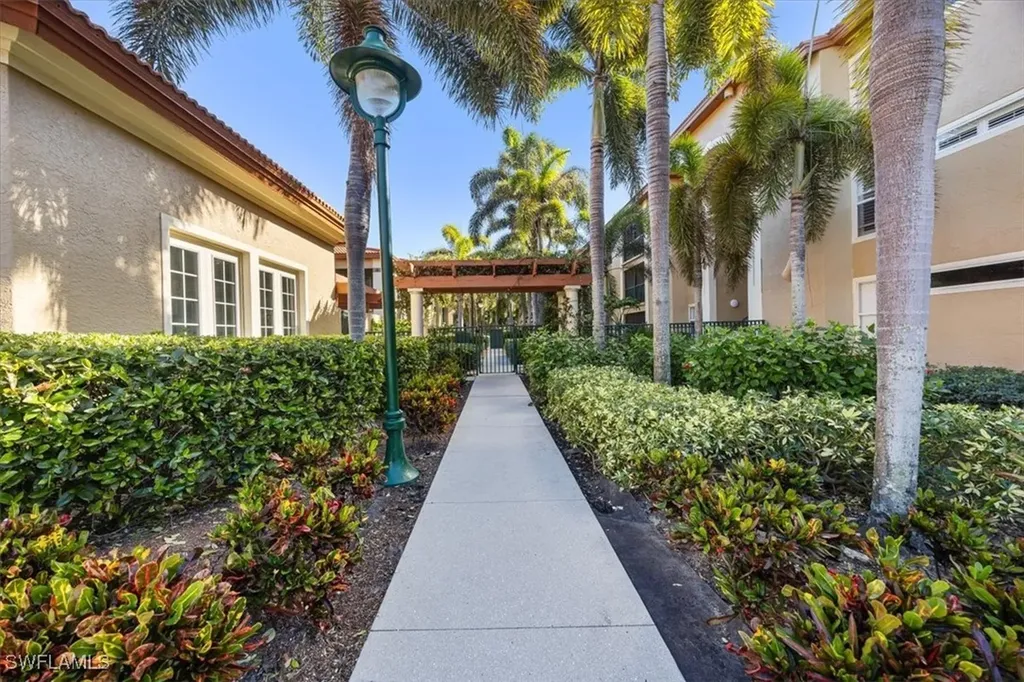 8960 Colonnades Court E Bonita Springs FL 34135