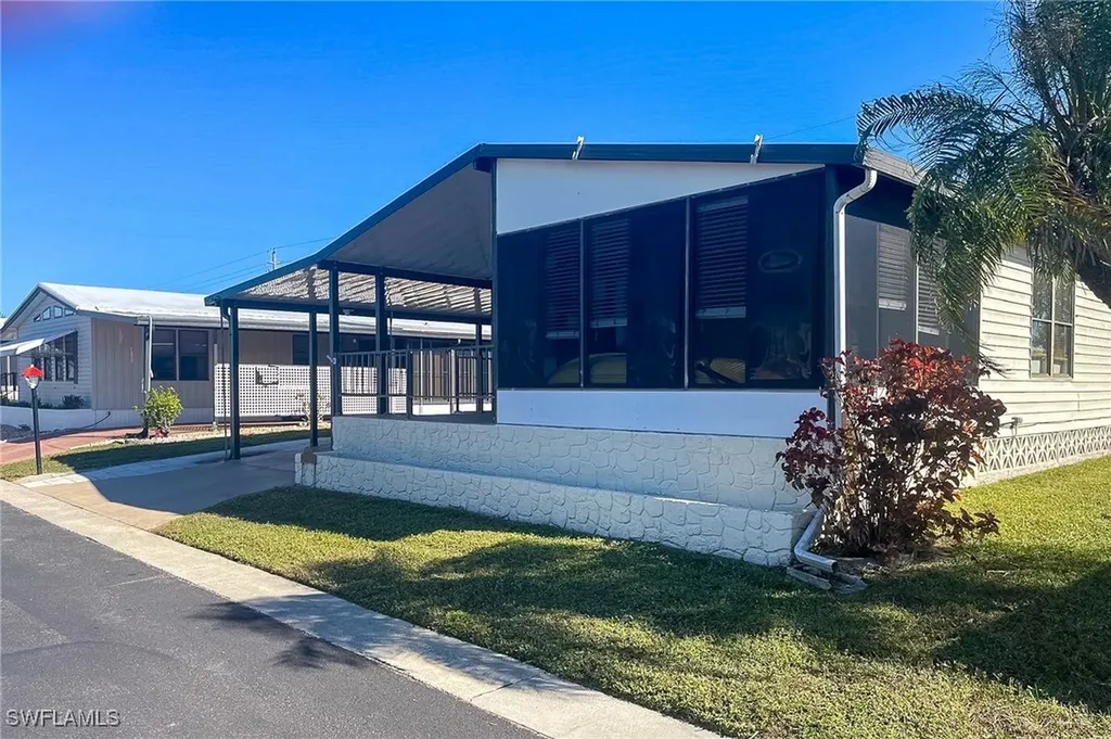 22 Ashe Street Alva FL 33920