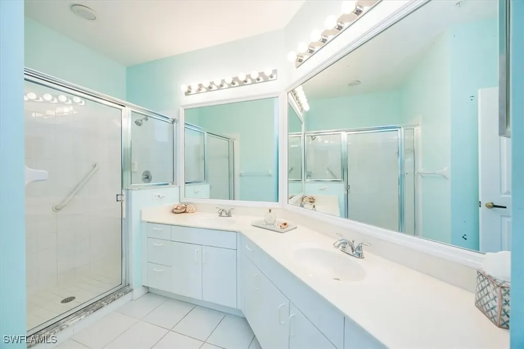 200 Vintage Circle Naples FL 34119