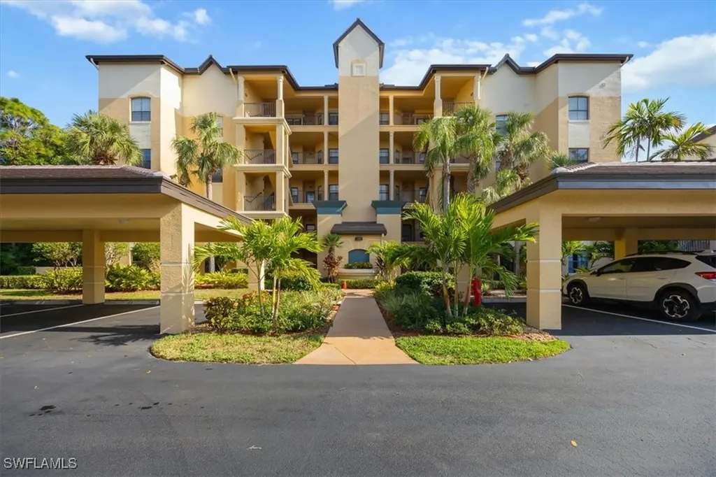 200 Vintage Circle Naples FL 34119
