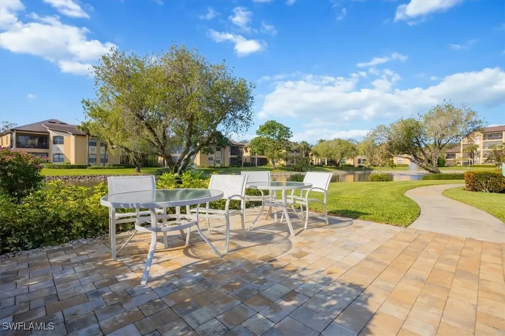 200 Vintage Circle Naples FL 34119