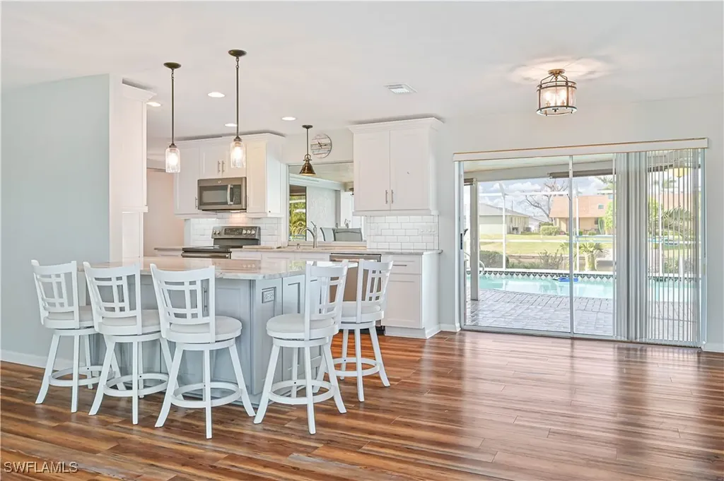 3030 SE 6th Avenue Cape Coral FL 33904