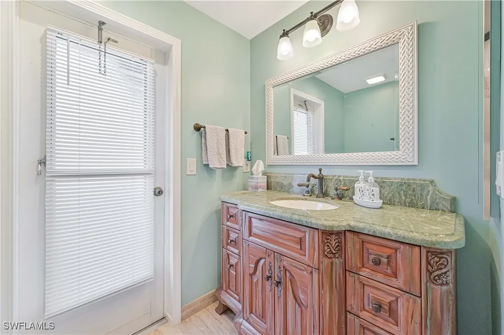 3030 SE 6th Avenue Cape Coral FL 33904