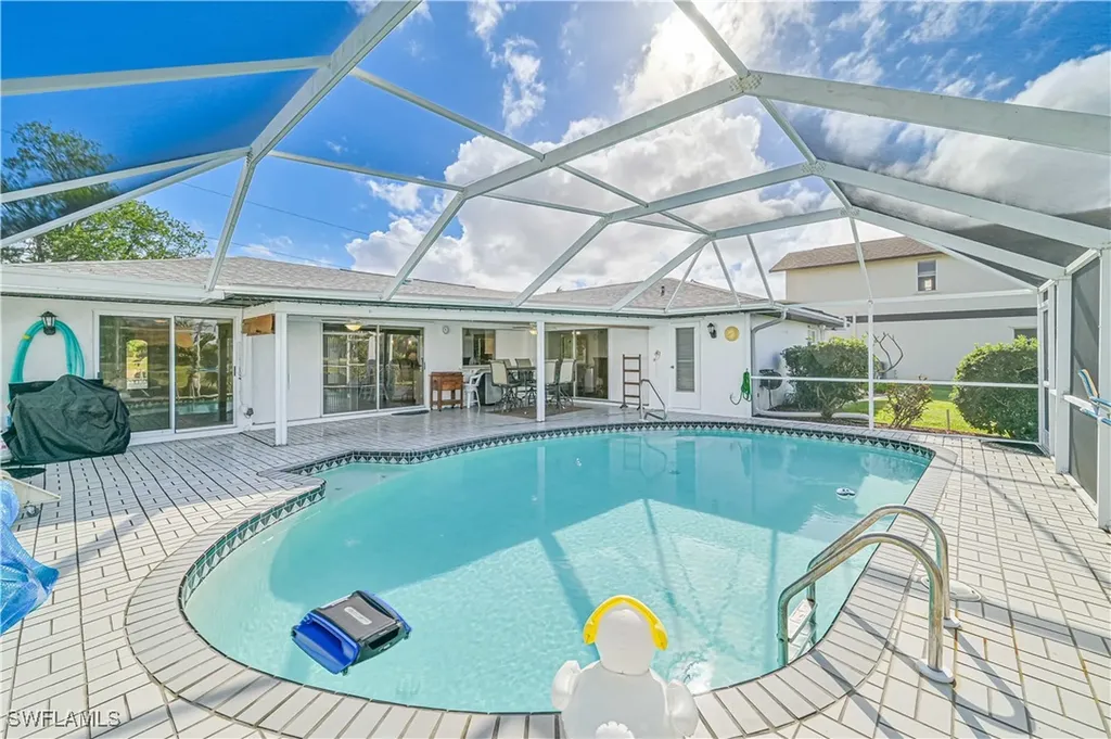3030 SE 6th Avenue Cape Coral FL 33904