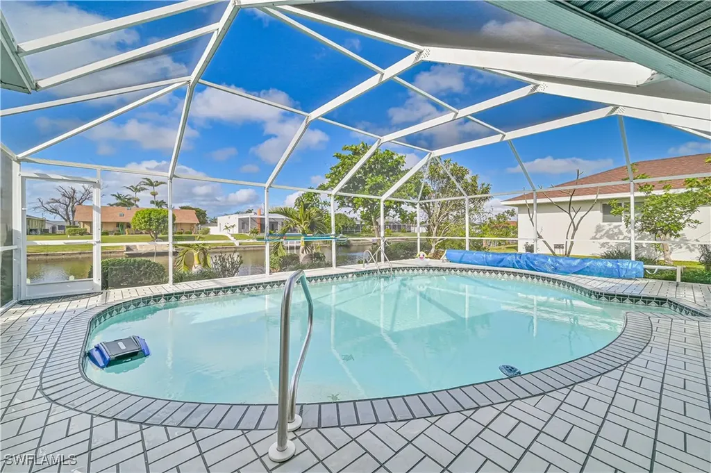 3030 SE 6th Avenue Cape Coral FL 33904