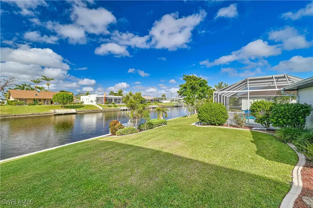 3030 SE 6th Avenue Cape Coral FL 33904