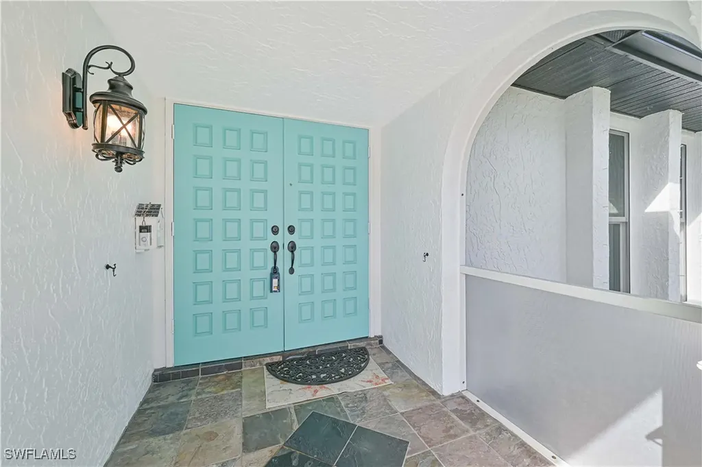3030 SE 6th Avenue Cape Coral FL 33904