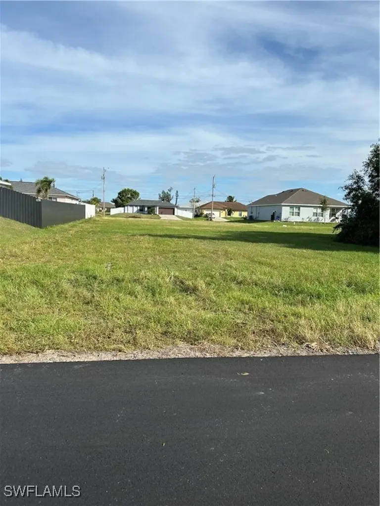 109 SW 22nd Avenue Cape Coral FL 33991