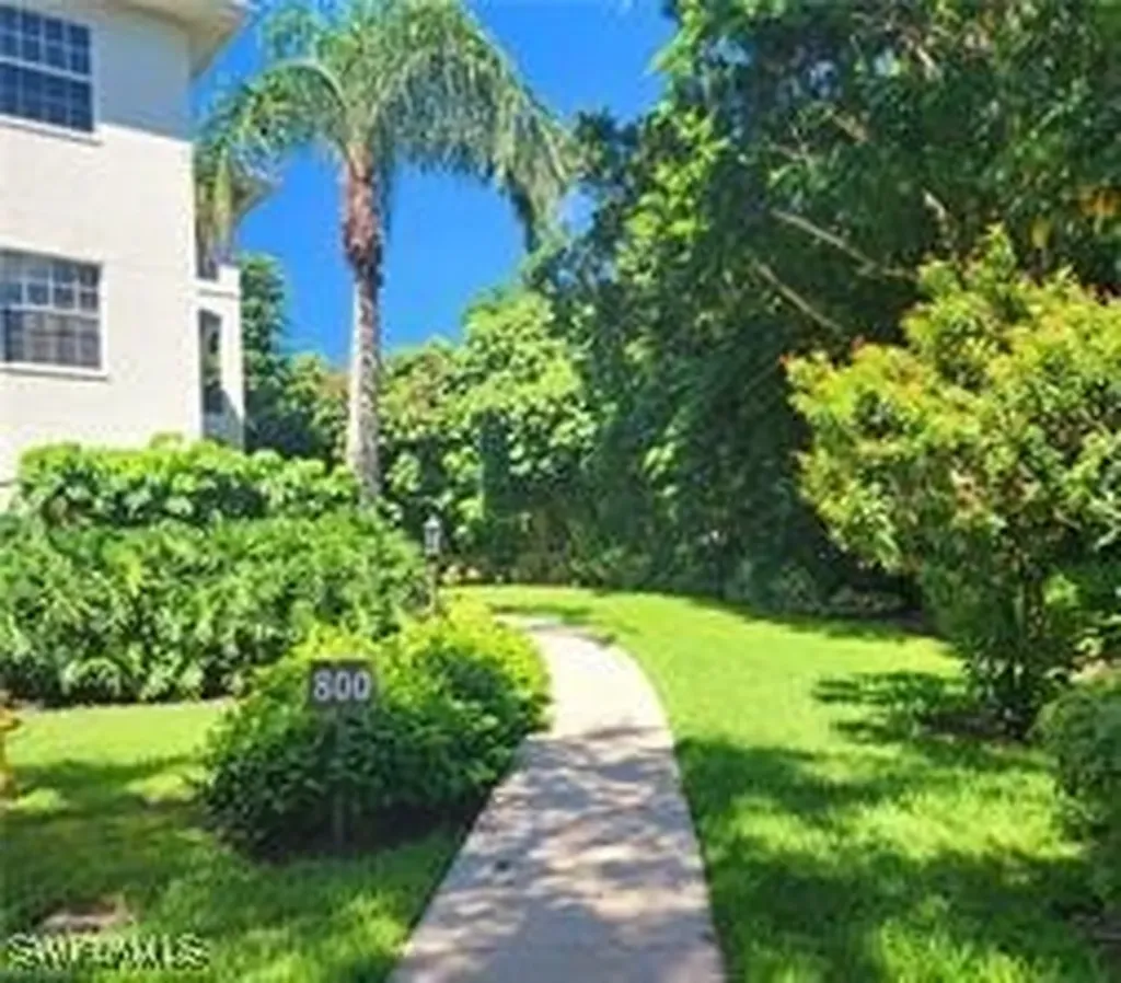 800 Breakaway Lane Naples FL 34108