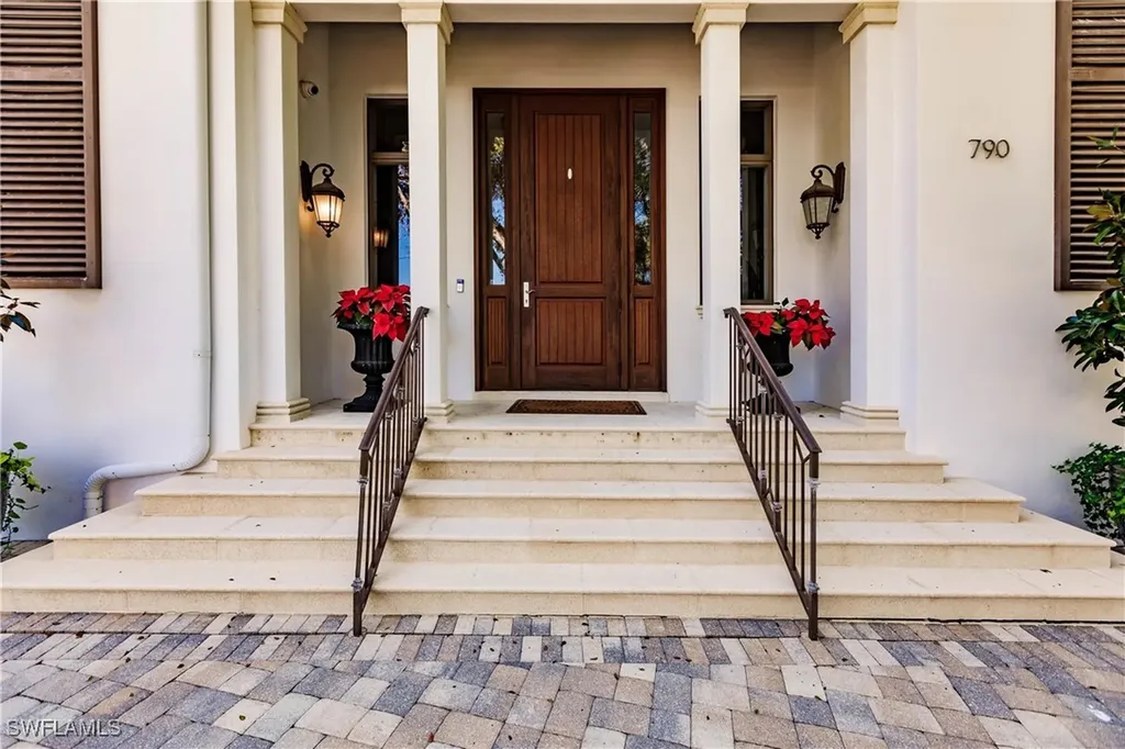 790 18th Avenue S Naples FL 34102