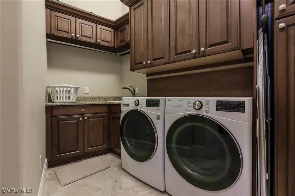 790 18th Avenue S Naples FL 34102