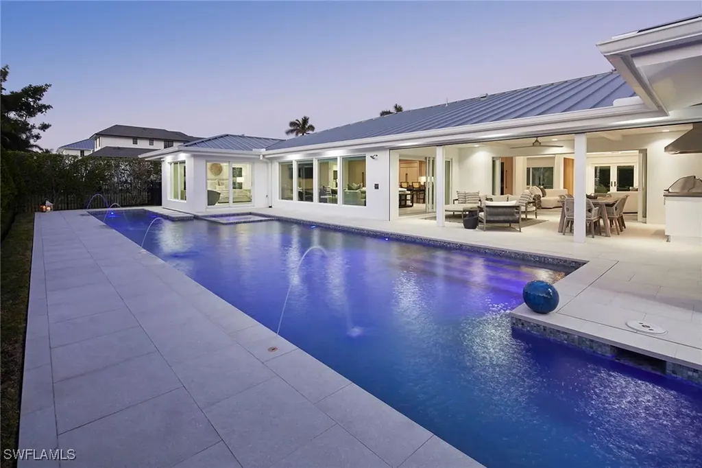 512 Neapolitan Lane Naples FL 34103