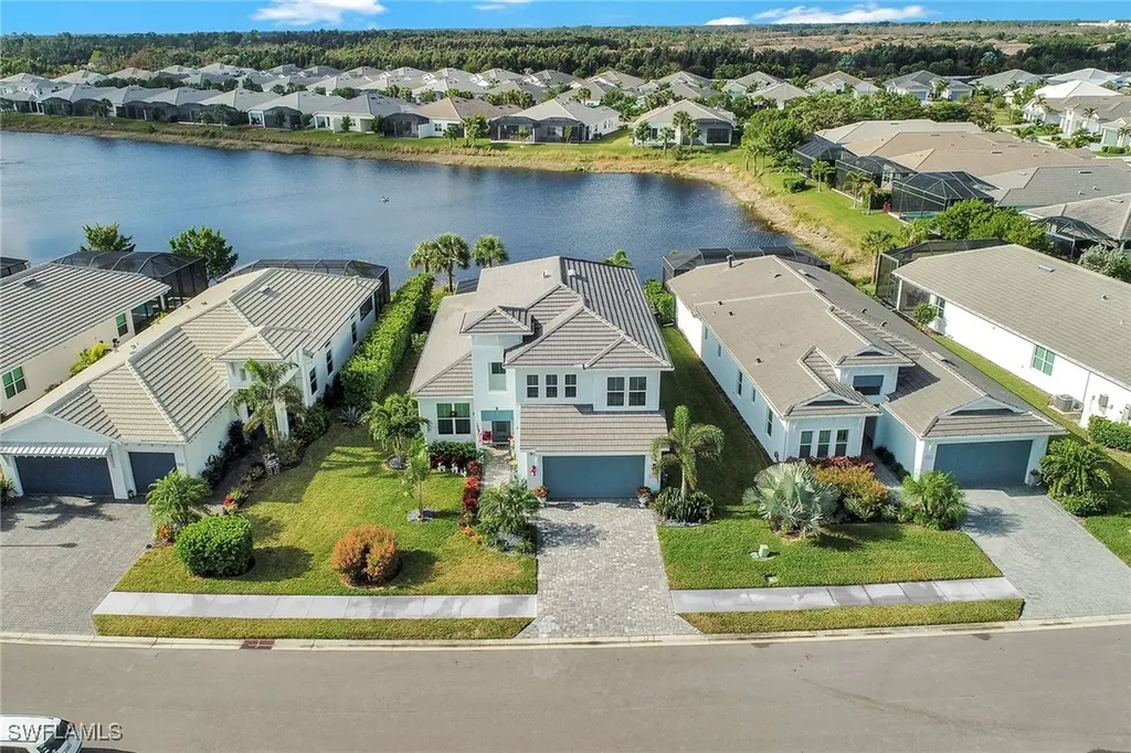 9055 Montserrat Drive Naples FL 34114