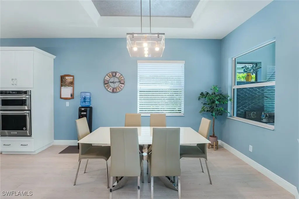 9055 Montserrat Drive Naples FL 34114