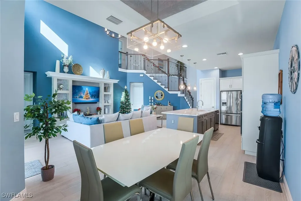 9055 Montserrat Drive Naples FL 34114