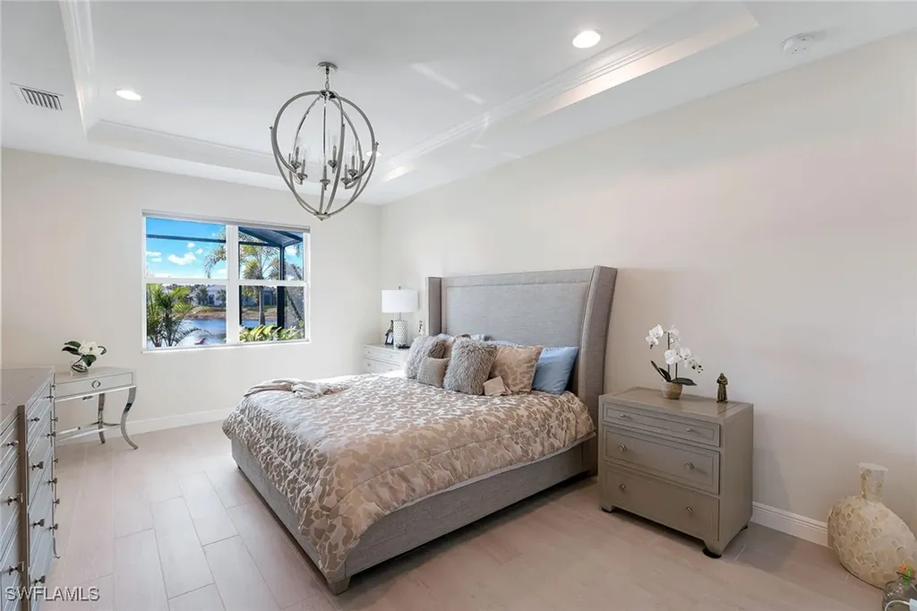 9055 Montserrat Drive Naples FL 34114