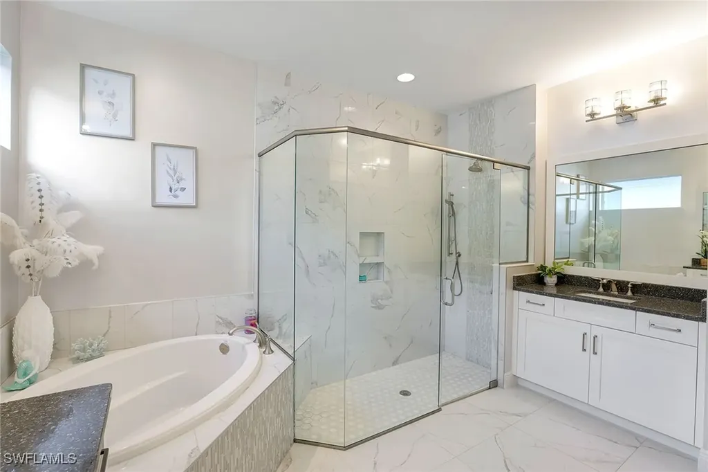 9055 Montserrat Drive Naples FL 34114