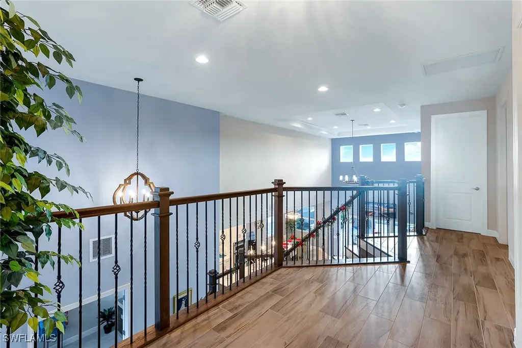 9055 Montserrat Drive Naples FL 34114