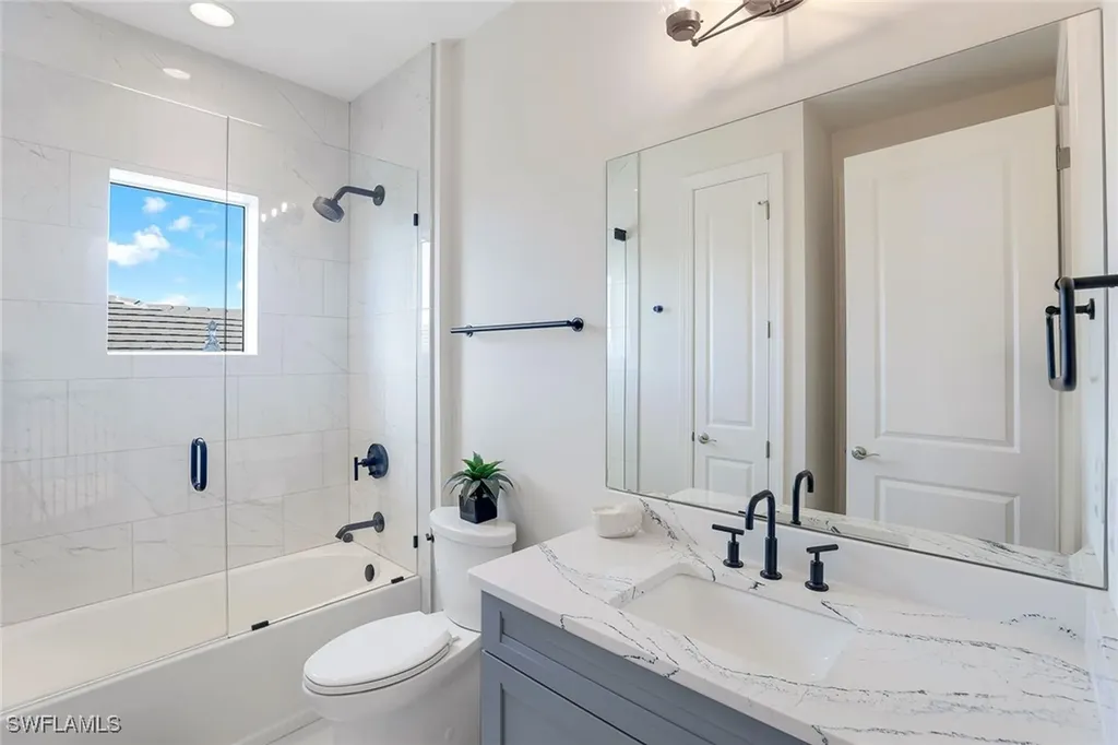 9055 Montserrat Drive Naples FL 34114