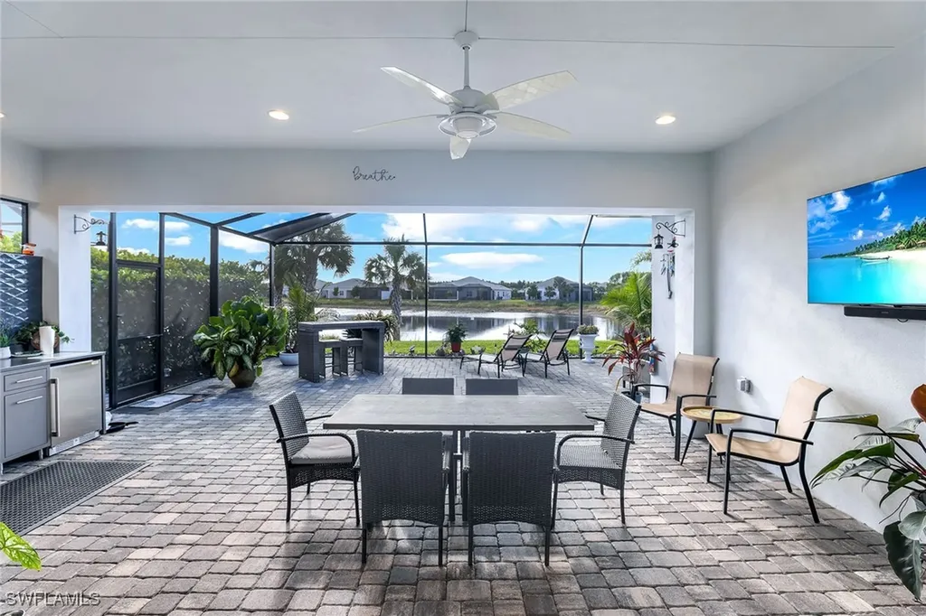 9055 Montserrat Drive Naples FL 34114