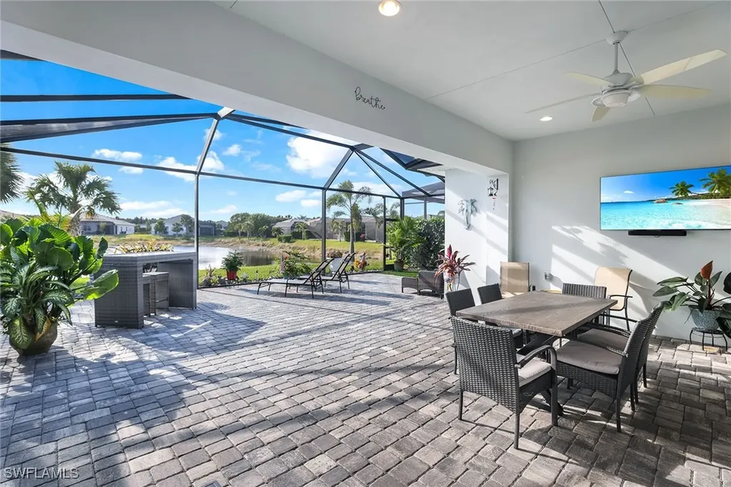 9055 Montserrat Drive Naples FL 34114