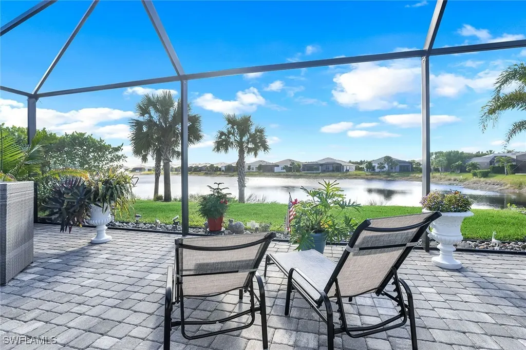 9055 Montserrat Drive Naples FL 34114