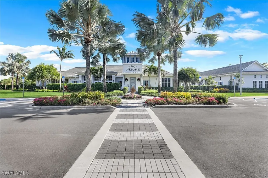9055 Montserrat Drive Naples FL 34114