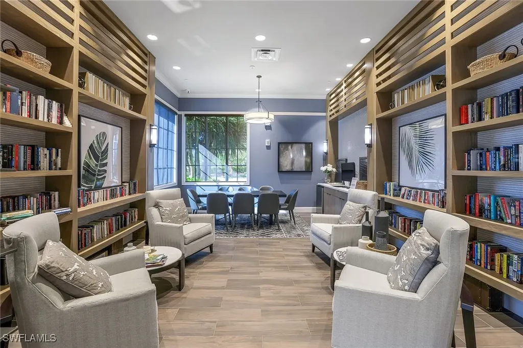 9055 Montserrat Drive Naples FL 34114