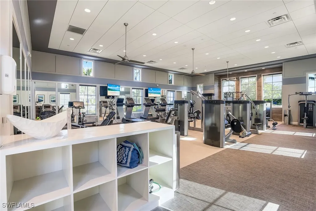 9055 Montserrat Drive Naples FL 34114