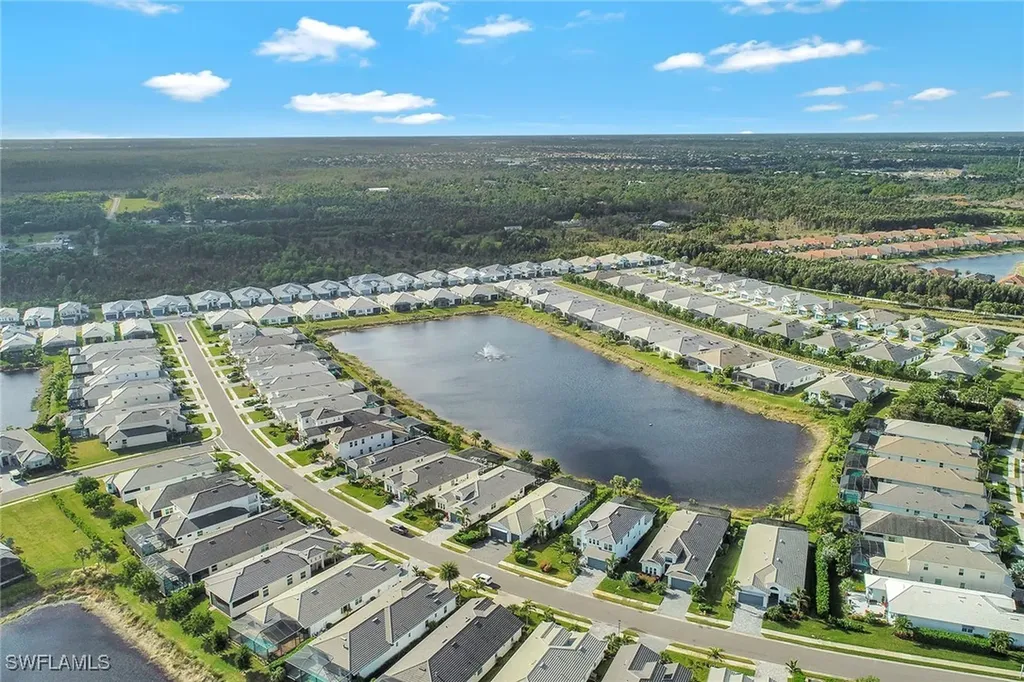 9055 Montserrat Drive Naples FL 34114