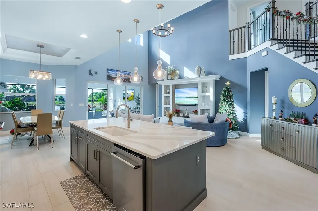9055 Montserrat Drive Naples FL 34114