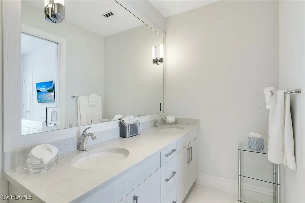 101 8th Street S Naples FL 34102