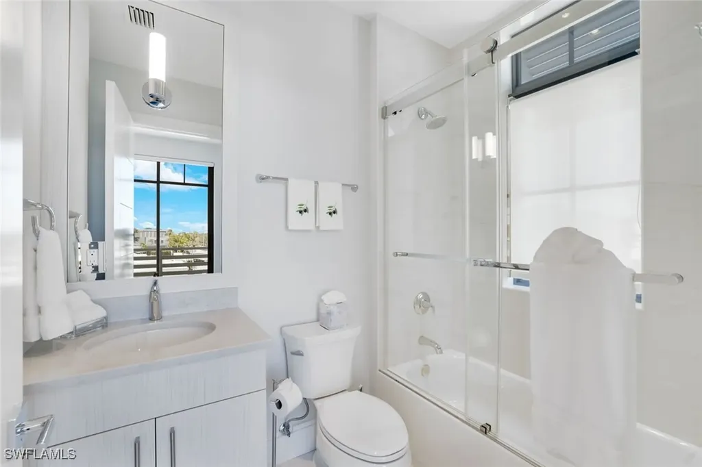 101 8th Street S Naples FL 34102