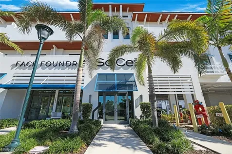 101 8TH Street S Naples FL 34102