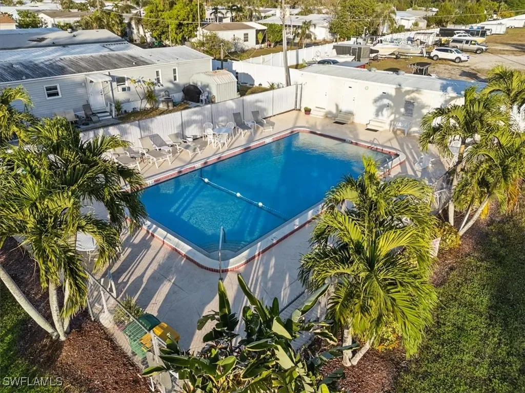 455 Cape Florida Way Naples FL 34104