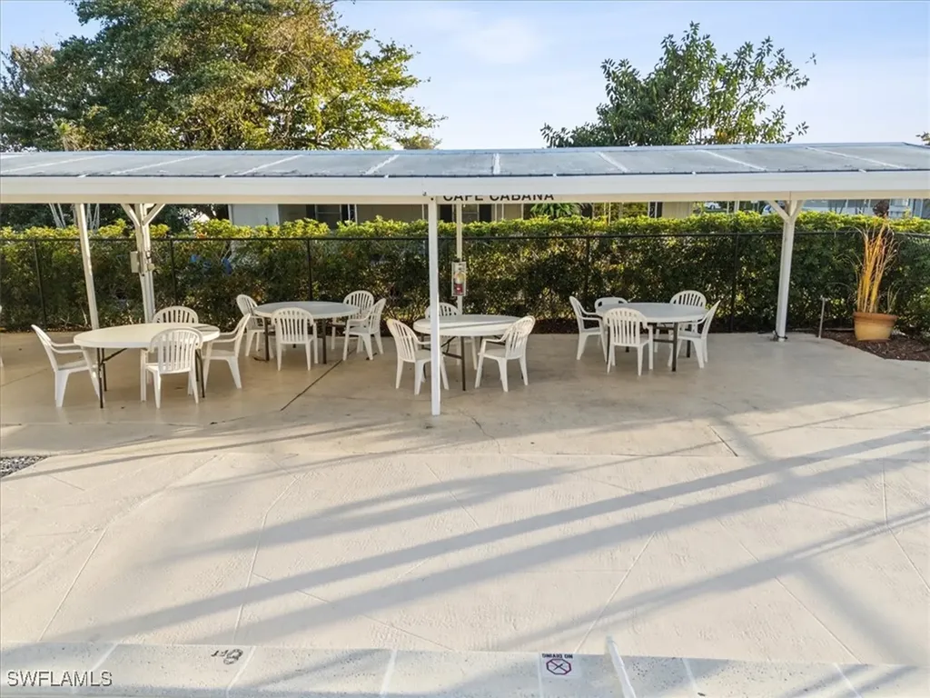 455 Cape Florida Way Naples FL 34104