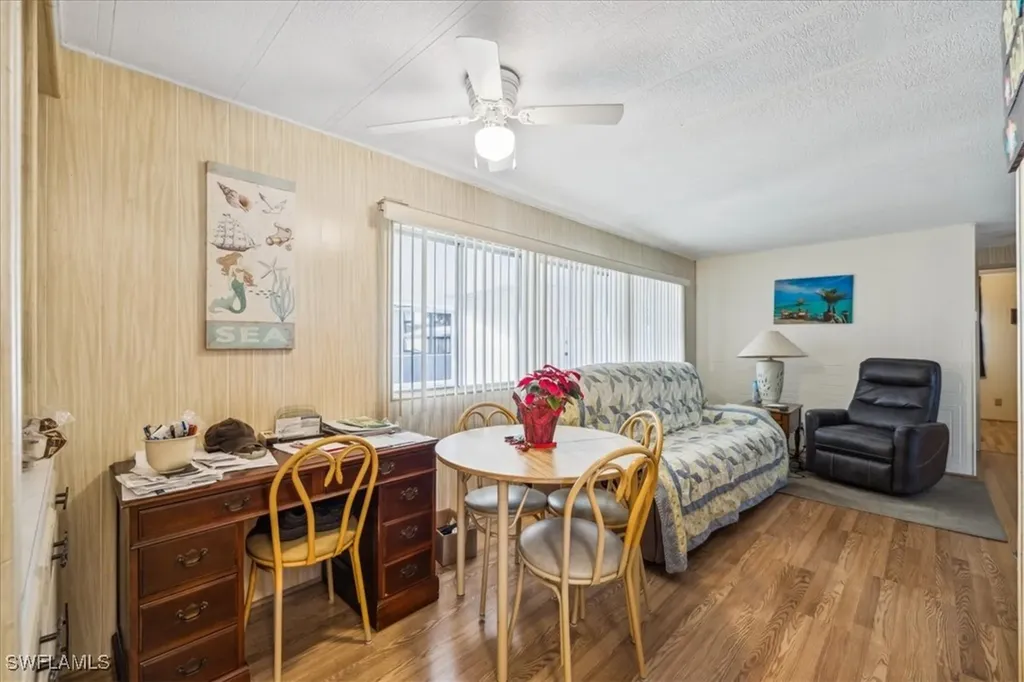 455 Cape Florida Way Naples FL 34104