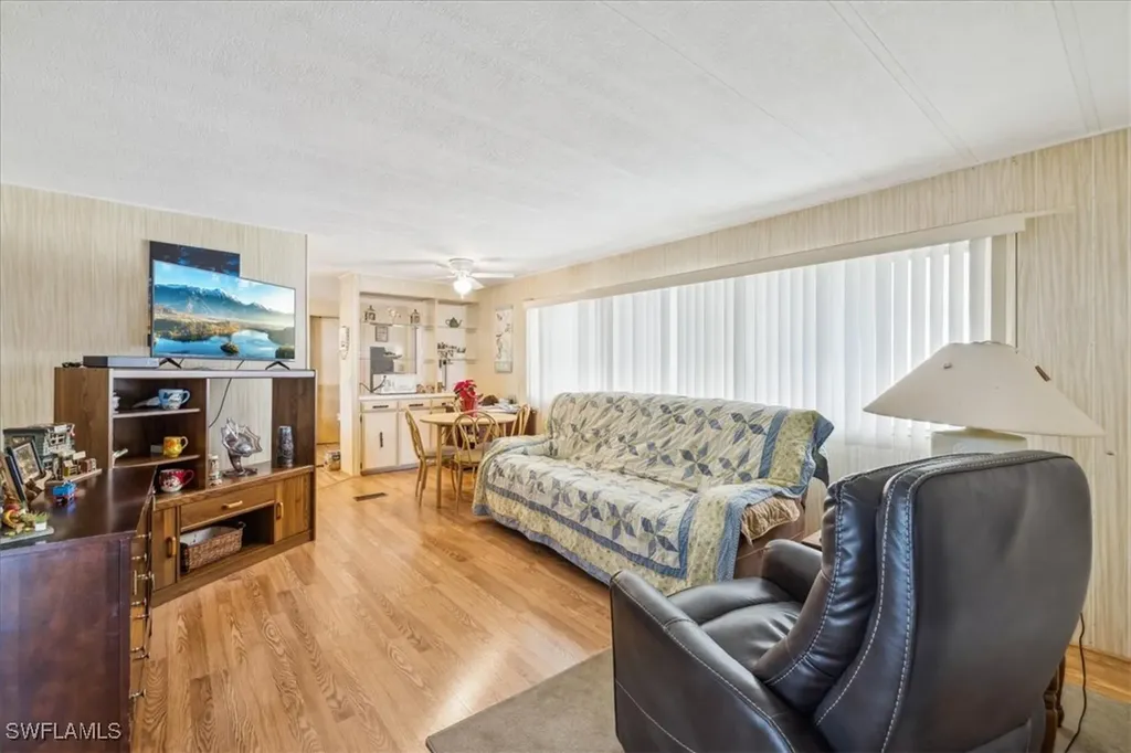 455 Cape Florida Way Naples FL 34104