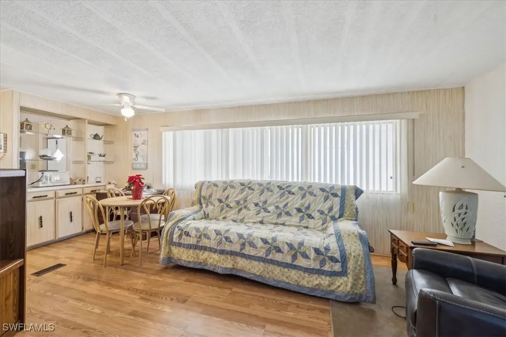 455 Cape Florida Way Naples FL 34104