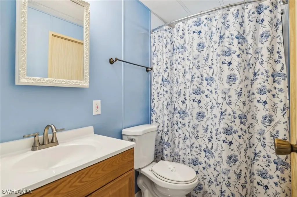 455 Cape Florida Way Naples FL 34104