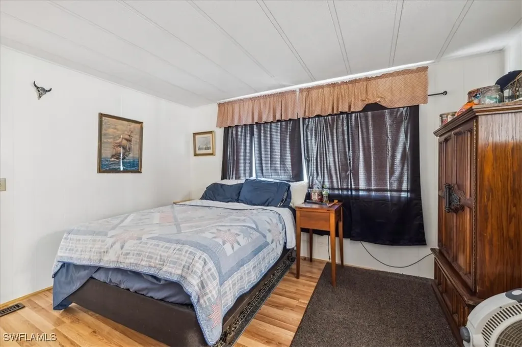 455 Cape Florida Way Naples FL 34104