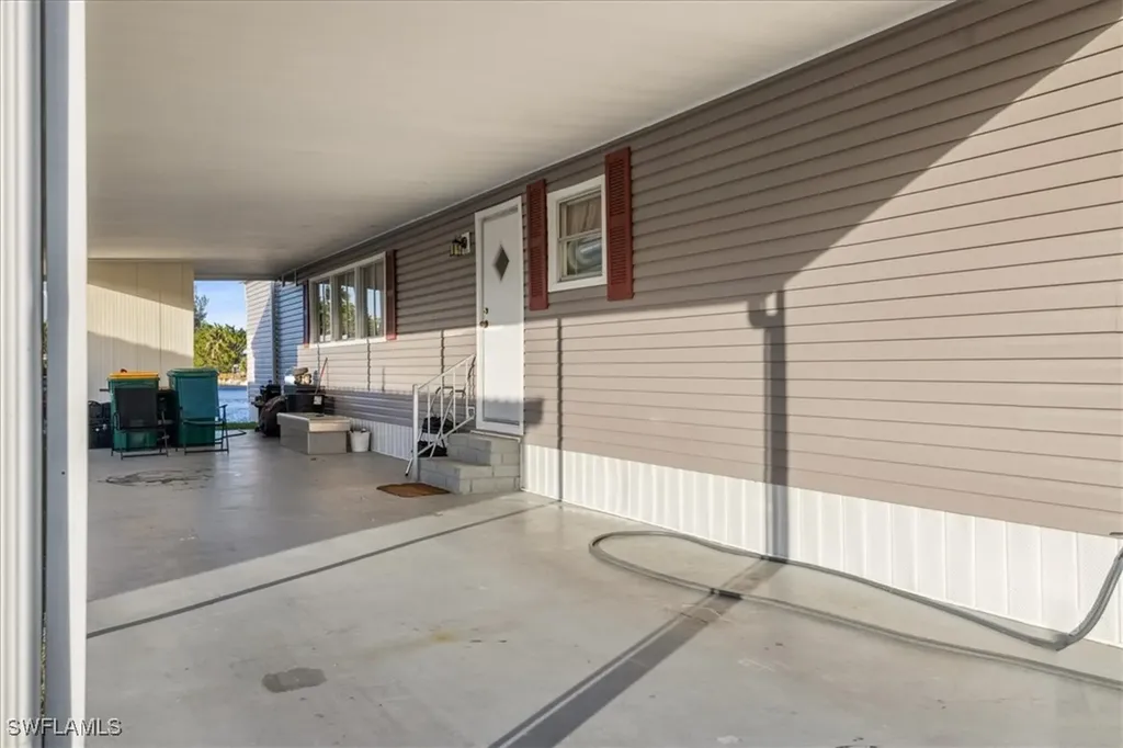 455 Cape Florida Way Naples FL 34104