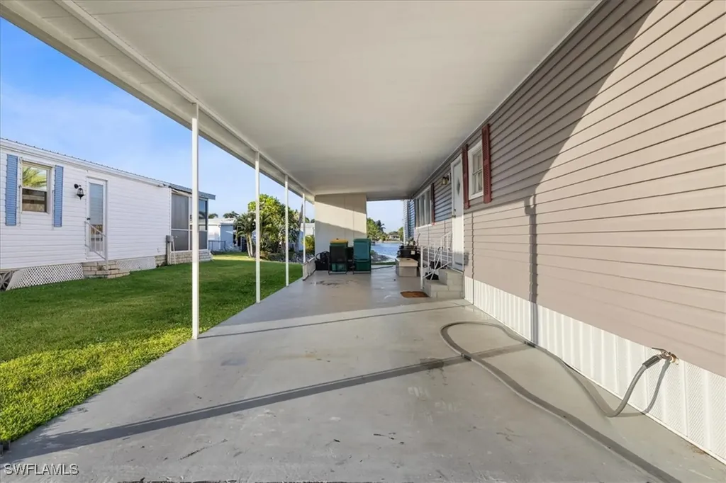 455 Cape Florida Way Naples FL 34104