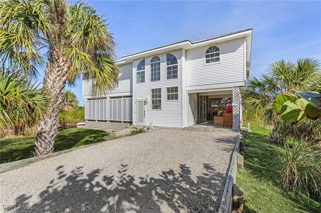 686 Spartina Court Sanibel FL 33957