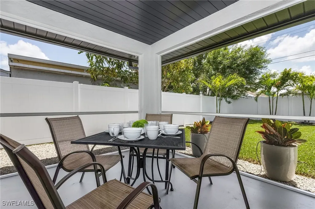 762 103rd Avenue N Naples FL 34108