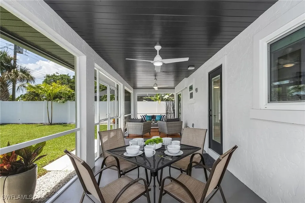 762 103rd Avenue N Naples FL 34108