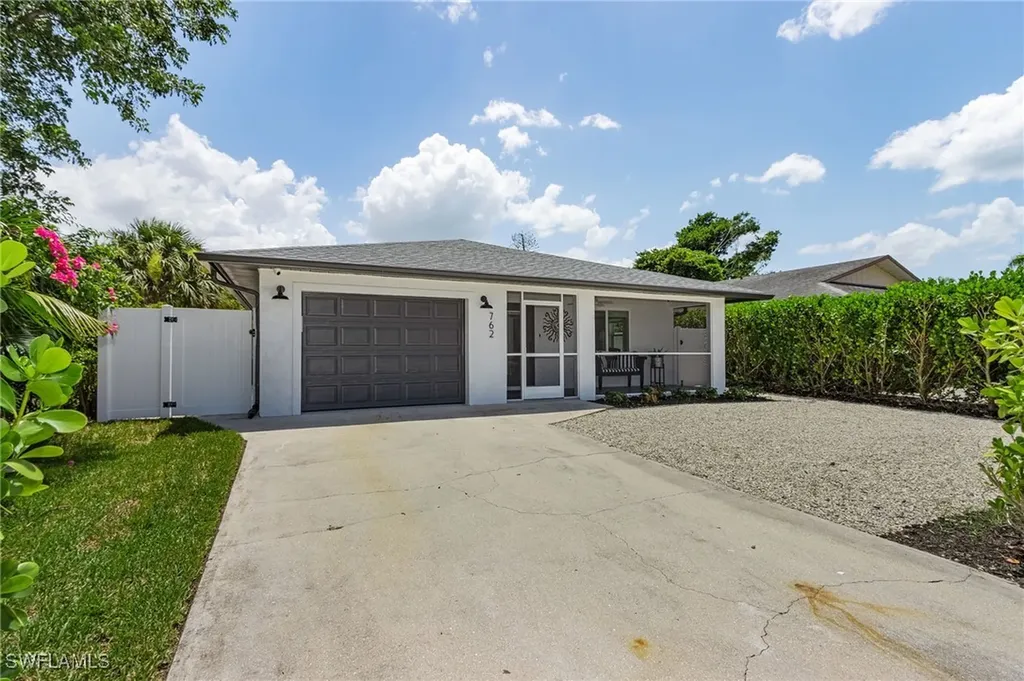 762 103rd Avenue N Naples FL 34108