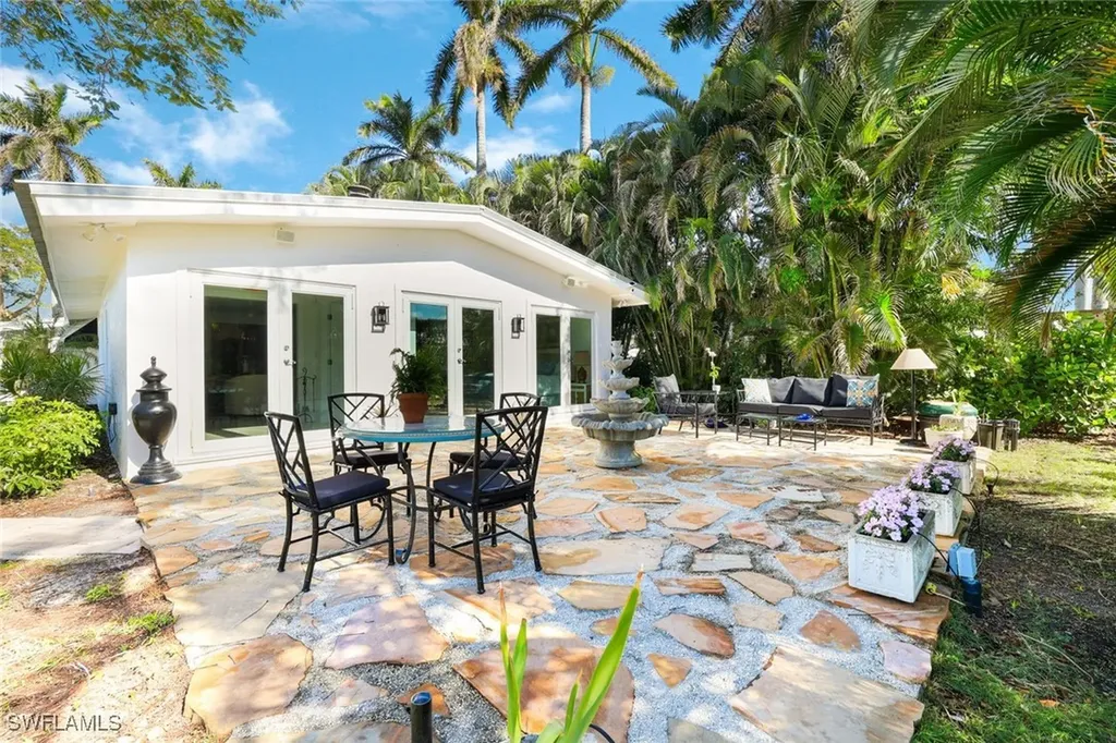 2301 Palm Street Naples FL 34112